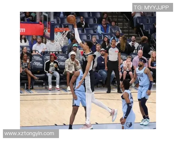 文班亚马新秀赛季表现抢眼场均20分10篮板3盖帽引领联盟新星